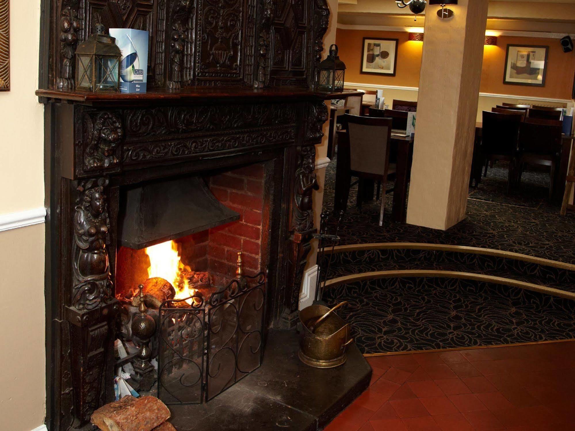 Lion And Swan Hotel Конґлтон Екстер'єр фото