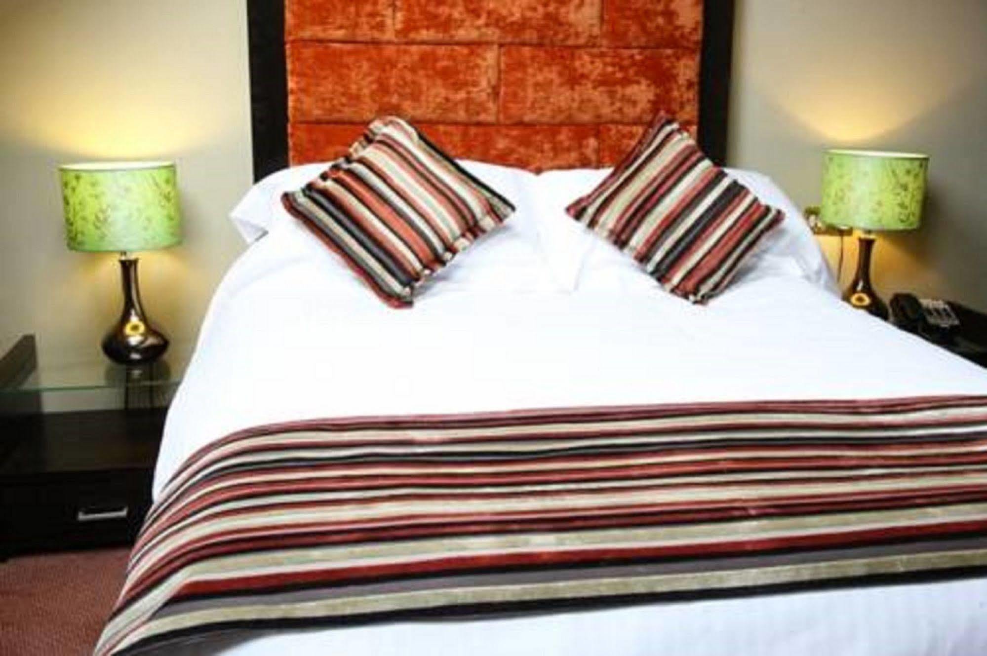 Lion And Swan Hotel Конґлтон Екстер'єр фото