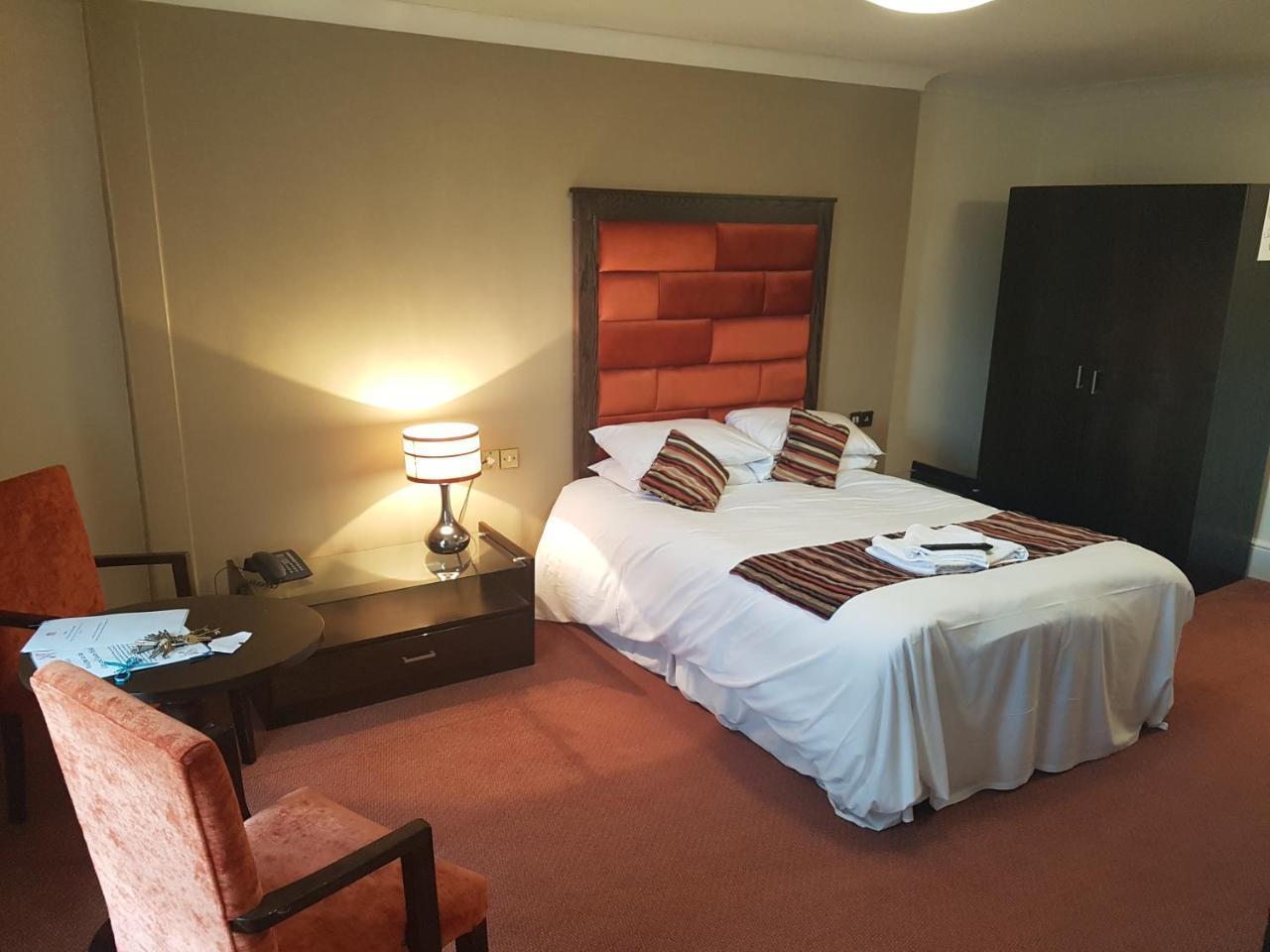 Lion And Swan Hotel Конґлтон Номер фото